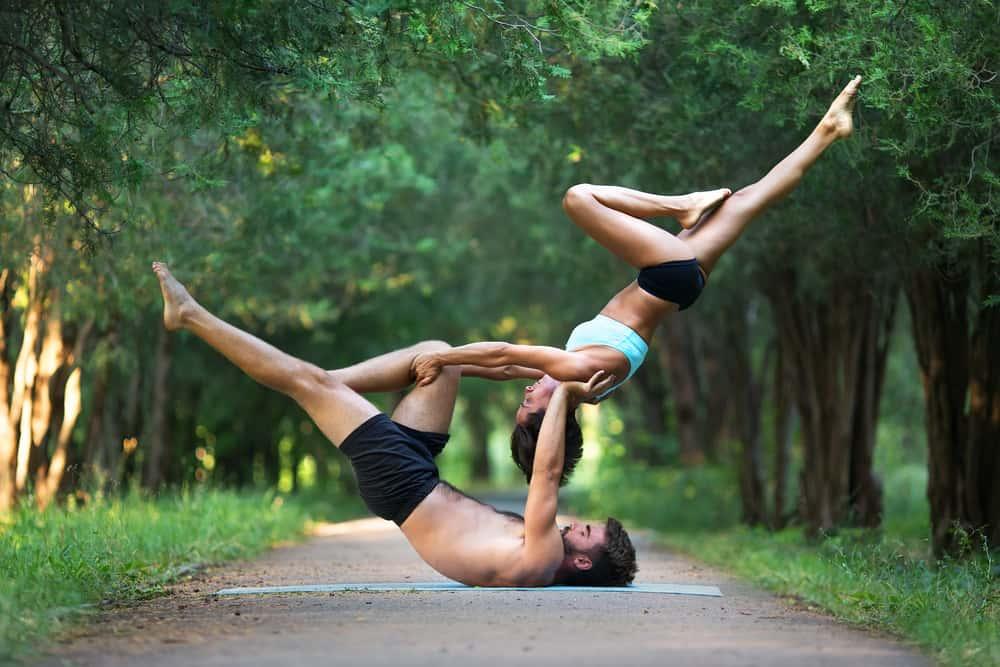 [Video] Các tư thế yoga đôi đẹp mắt từ cơ bản đến nâng cao