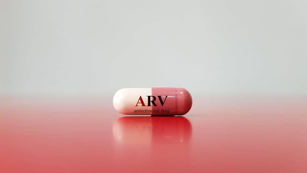 Hỏi đáp dược sĩ: Uống thuốc ARV nên kiêng ăn gì?