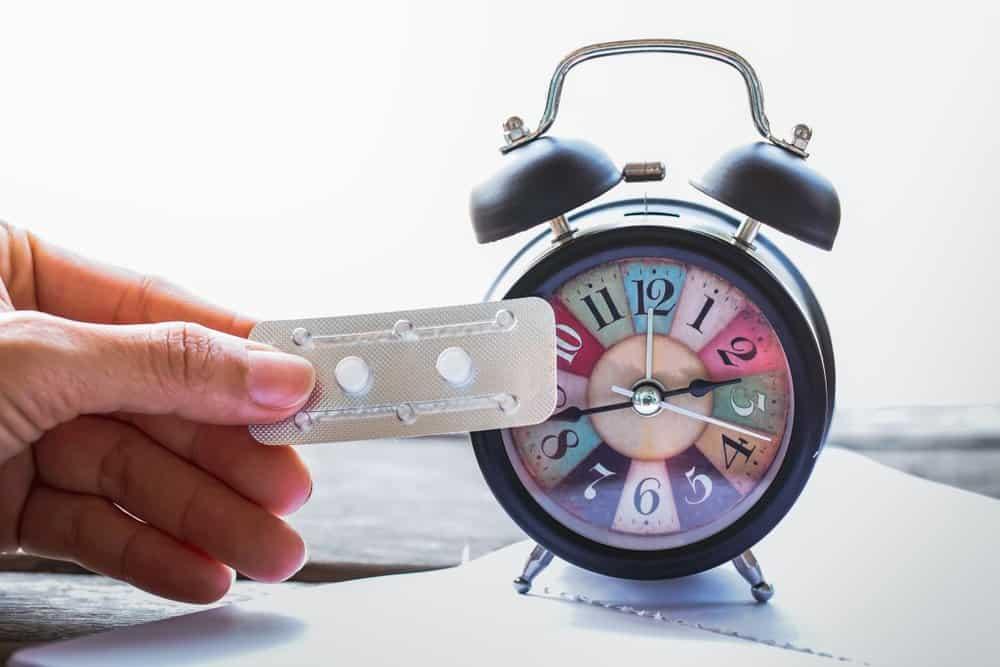 Hỏi đáp Bác sĩ: Thuốc ngừa thai uống trước hay sau khi quan hệ?