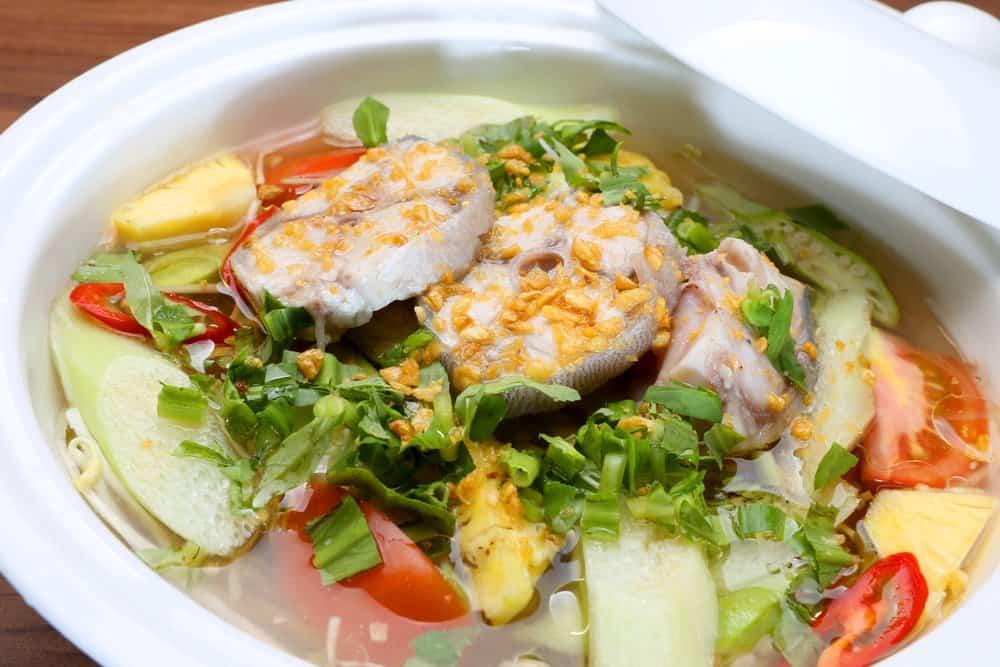 cach-nau-canh-chua