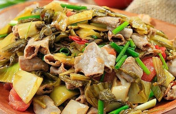 Cách làm lòng xào dưa giòn sần sật ngon ngất ngây khi ngán cơm
