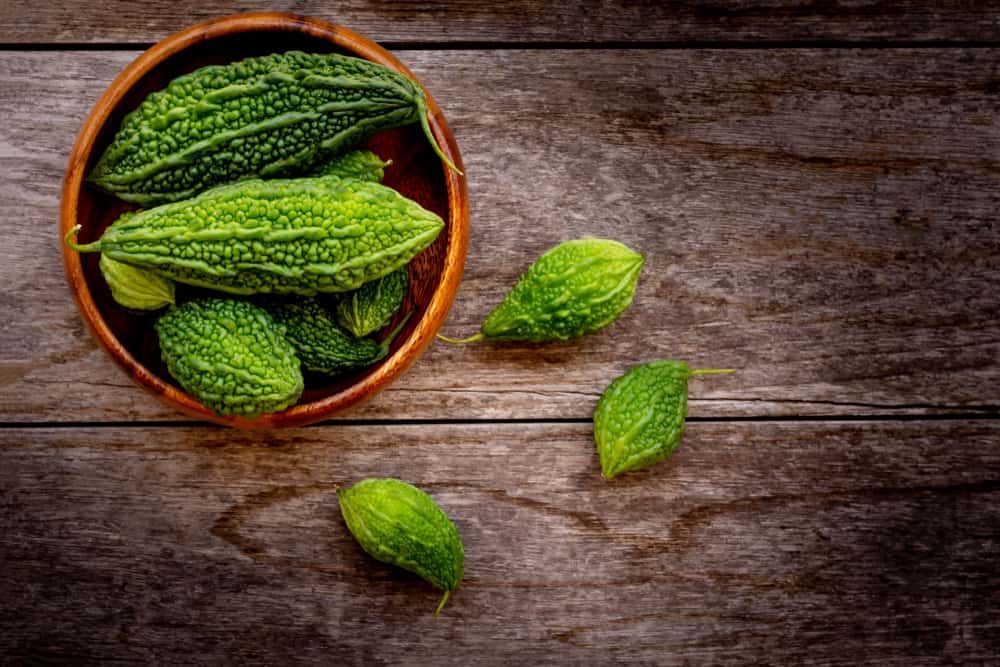 Lời đáp từ chuyên gia: Cho con bú ăn mướp đắng được không?