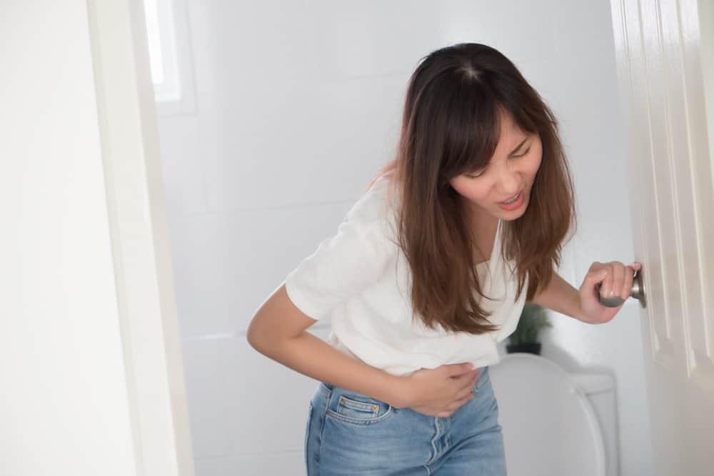 Đi ngoài ra chất nhầy màu trắng đục: Dấu hiệu 8 bệnh nguy hiểm cần lưu ý