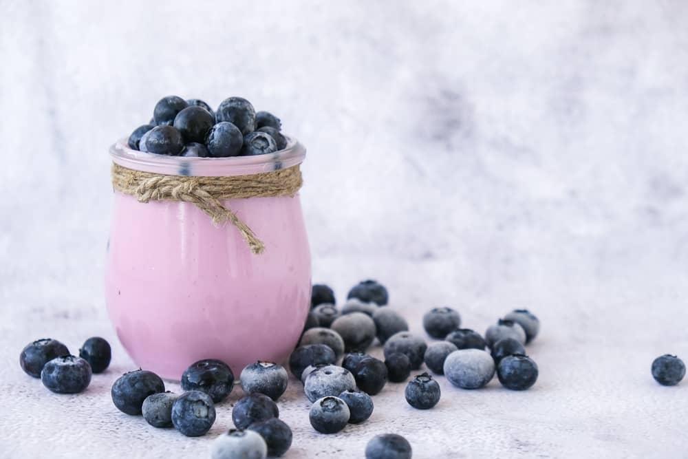 Cách làm sữa việt quất ngon, bổ dưỡng giúp bạn thích uống sữa hơn