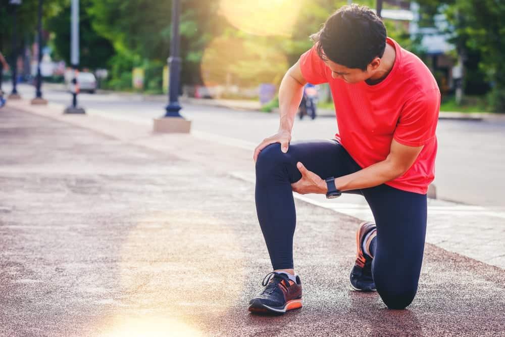 Giãn dây chằng đầu gối: Khi nào? Xử trí ra sao?