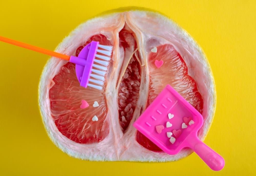 Đặt thuốc phụ khoa bao lâu thì rửa? Cách vệ sinh vùng kín sau khi đặt thuốc