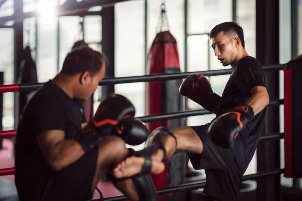 Kickboxing là gì mà bạn rất nên thử trong năm mới?