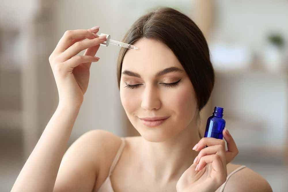 Retinol và tretinoin khác nhau như thế nào trong sản phẩm?