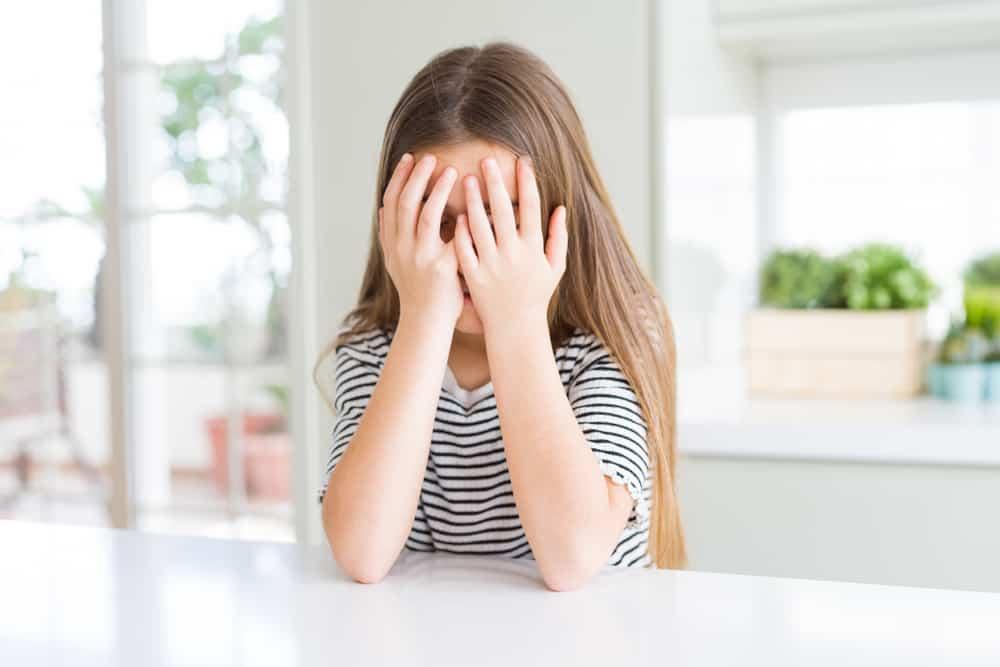 Trẻ em có kinh nguyệt sớm - Vì sao và bạn nên làm thế nào?