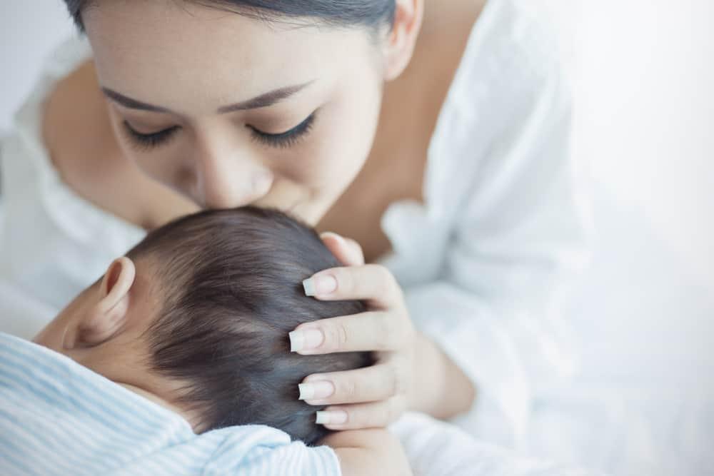 Cách làm hết căng sữa khi cai sữa như thế nào là đúng, hiệu quả?