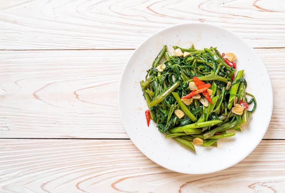 nguoi-tieu-duong-co-an-duoc-rau-muong-khong