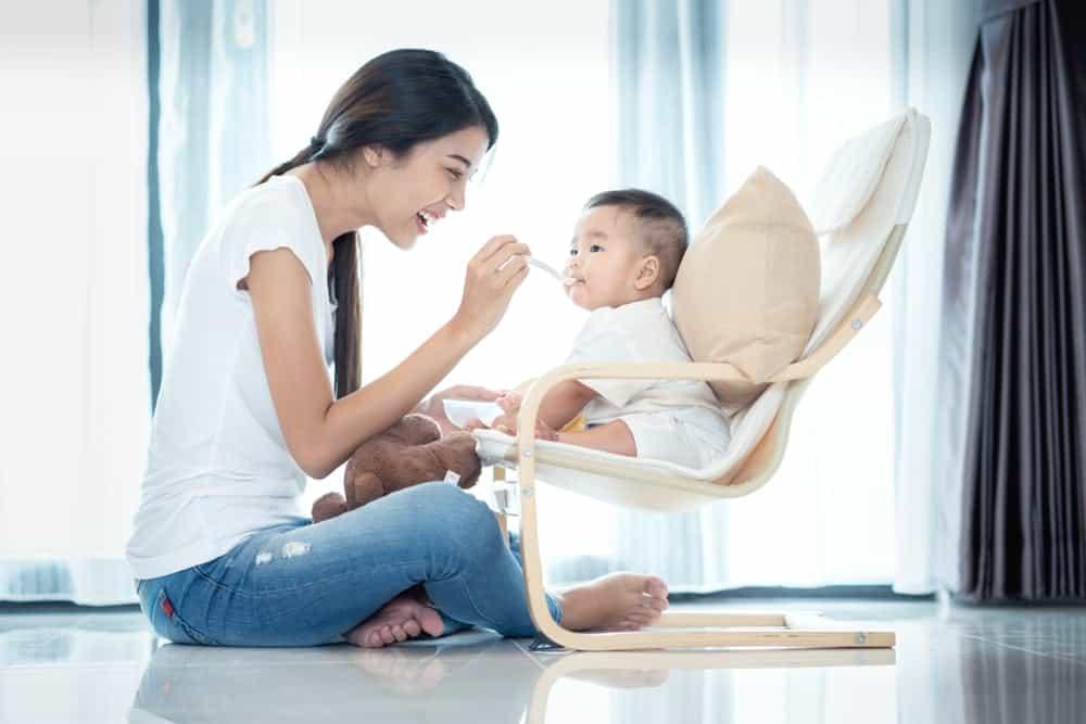 Giải đáp thắc mắc: Trẻ bị ho có ăn được thịt gà không, có ăn được trứng gà không?