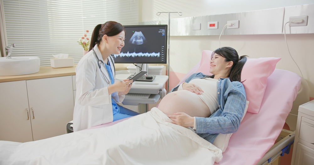 Dây rốn quấn cổ 2 vòng sinh thường được không, có nguy hiểm đến bé?